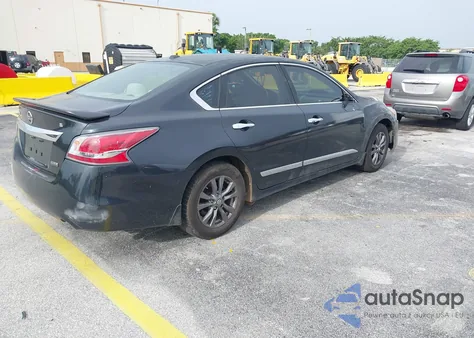 2015 Nissan Altima 2.5 S from USA, damaged, VIN 1N4AL3AP5FN922337
